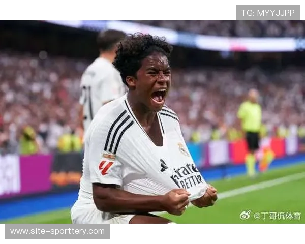 恩德里克制造点球并主罚命中，完成帽子戏法